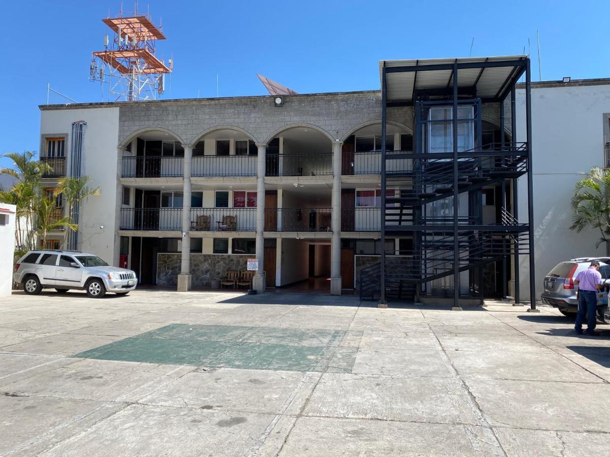 Hotel Flamingos De Ciudad Guzman Ngoại thất bức ảnh