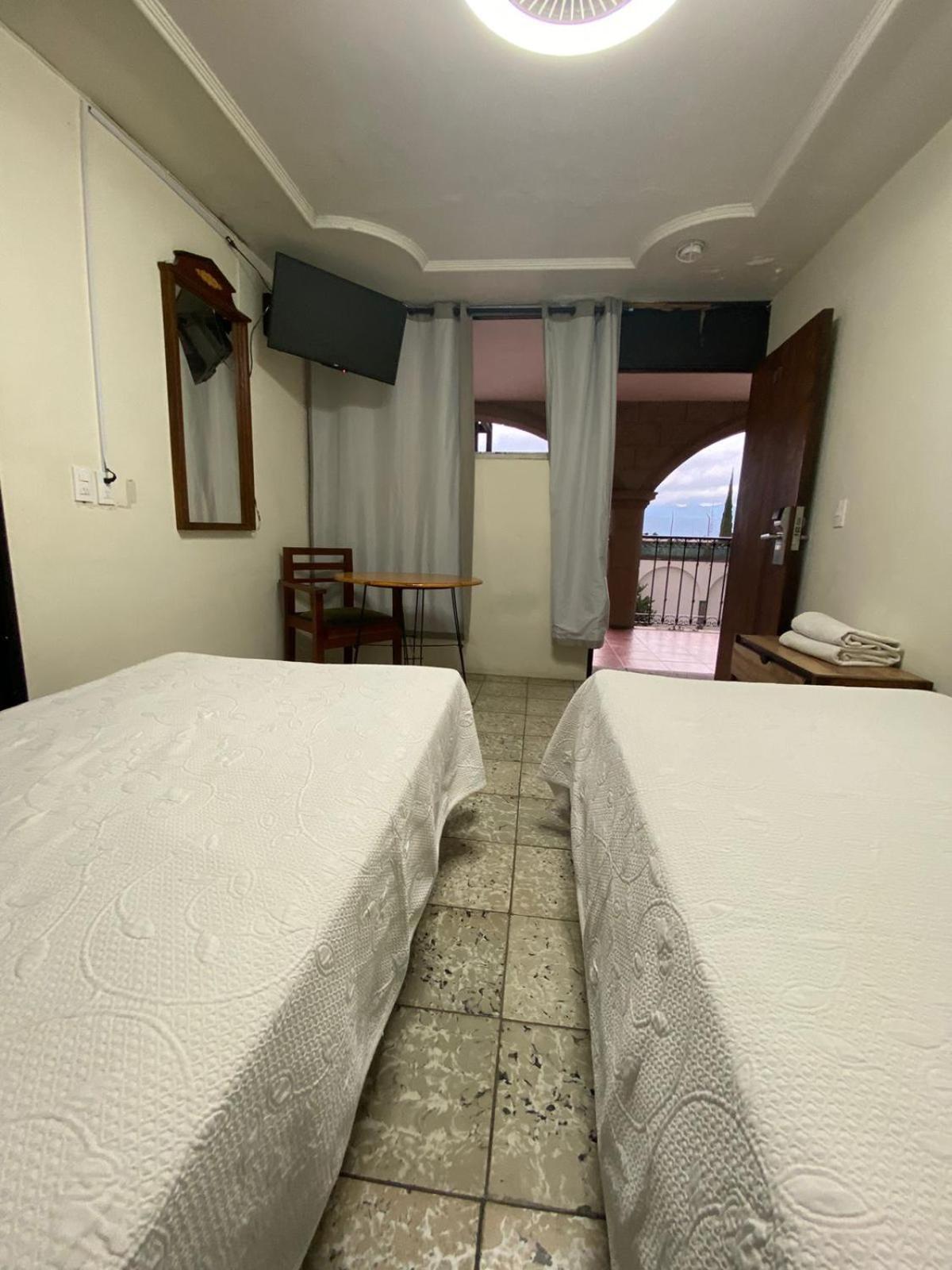 Hotel Flamingos De Ciudad Guzman Ngoại thất bức ảnh